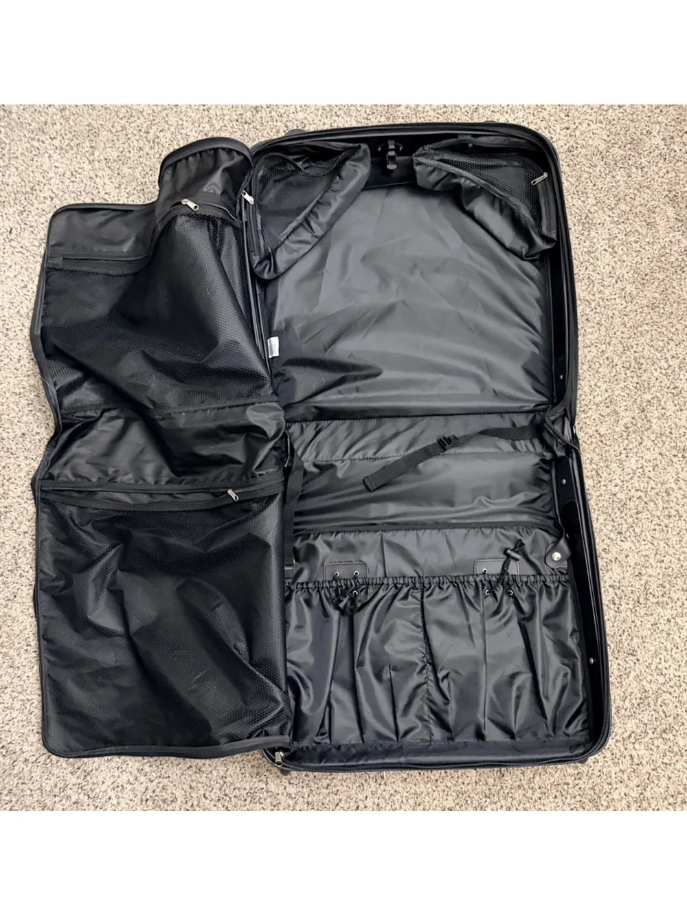 GEOFFREY BEENE Rolling Garment Bag | Carrier in Black